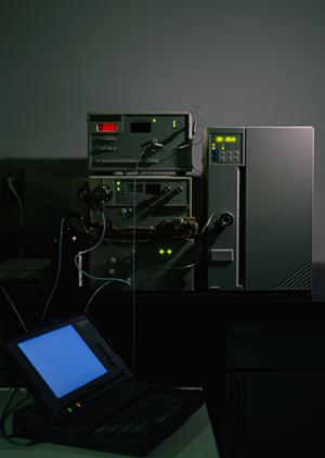 サカモトテックス株式会社のタイヤ破砕機